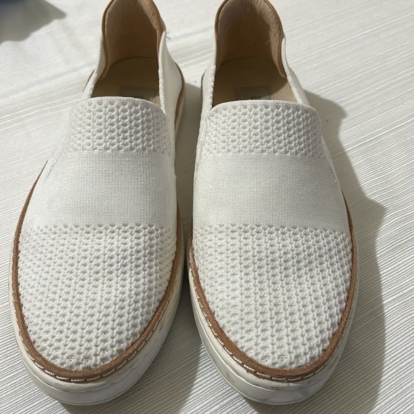 Ugg flats size 8 - Picture 3 of 6